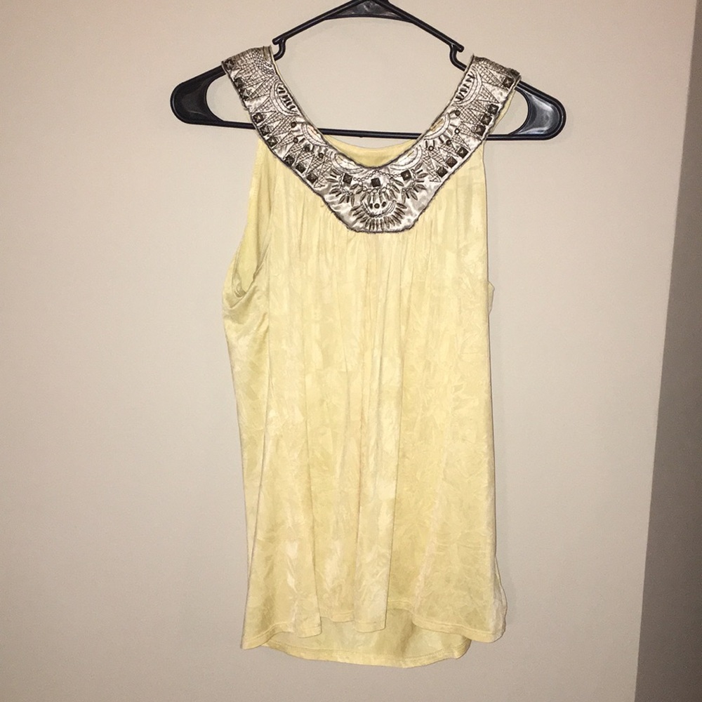 Light yellow tank